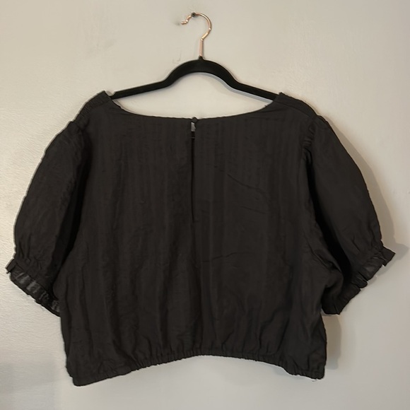 Torrid black puff sleeved crop top size 3 - Picture 5 of 5